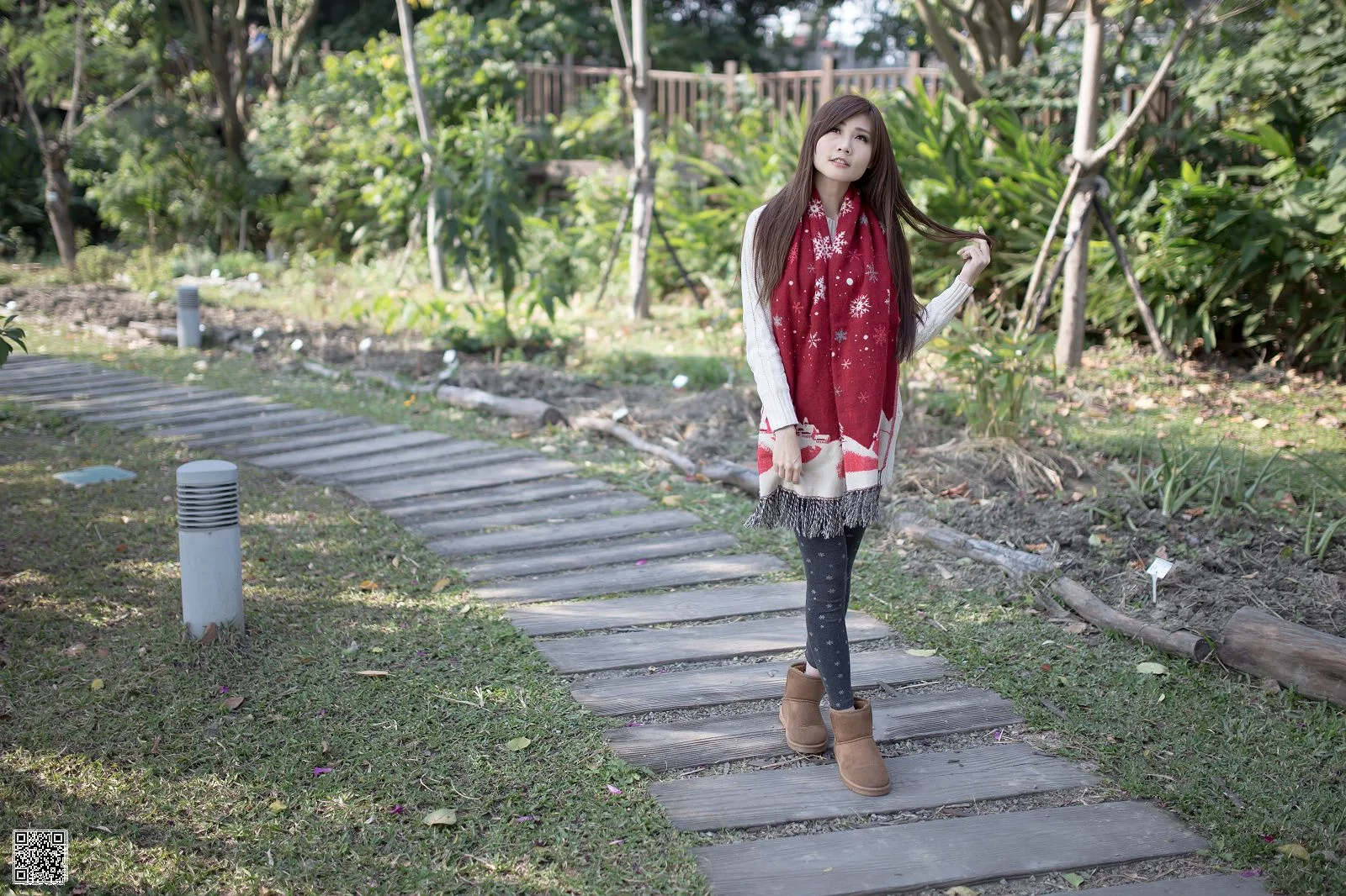 [Chương bổ sung của Beautyleg] Trương Ách Chu - Buổi chụp ảnh ngoài trời tại Công viên Văn hóa Hakka
